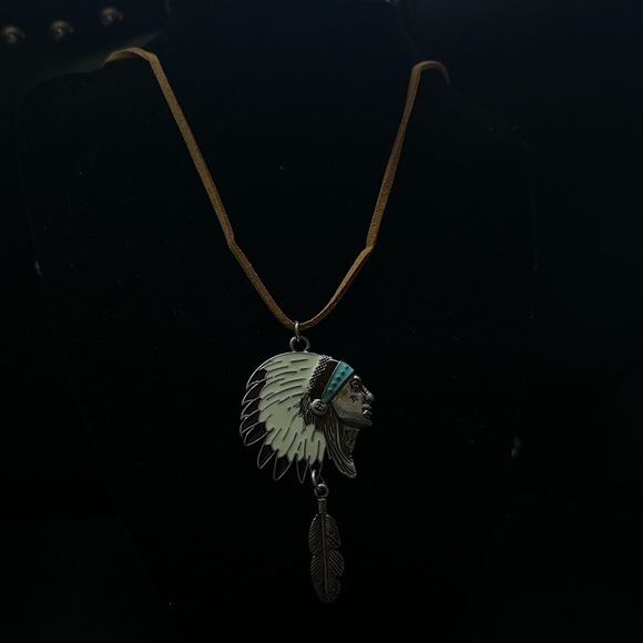Jewelry - Native American man necklace